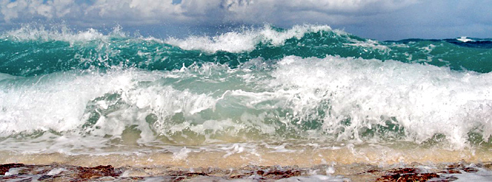 ocean waves in caribbean